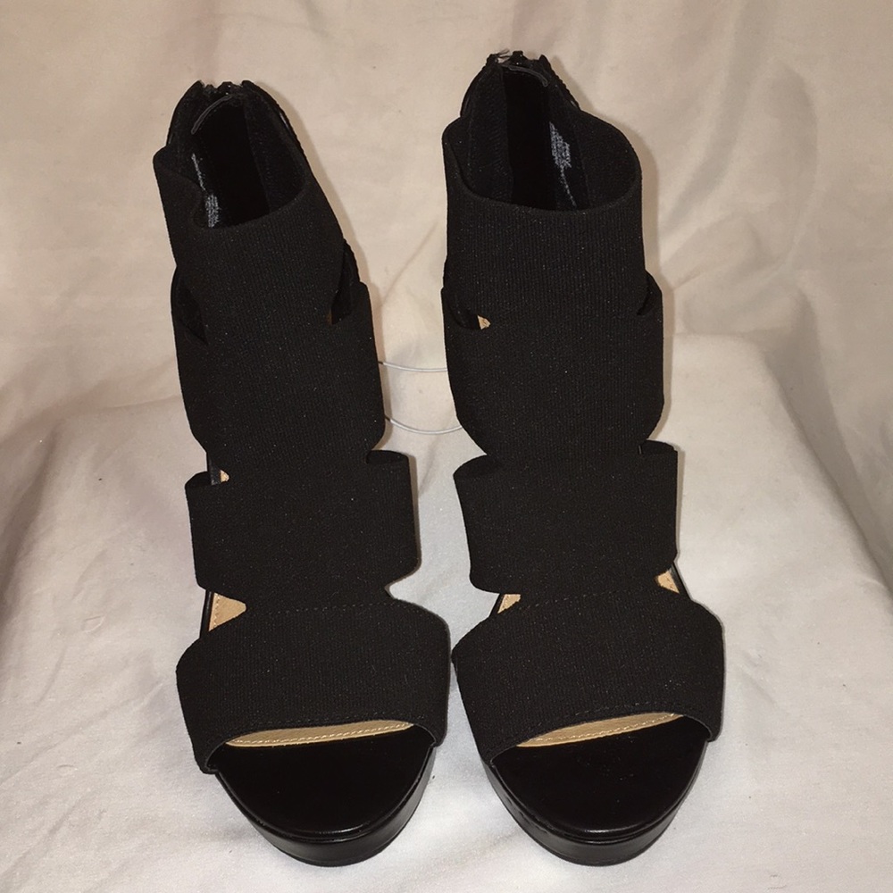 Report heels - Picture 1 of 5